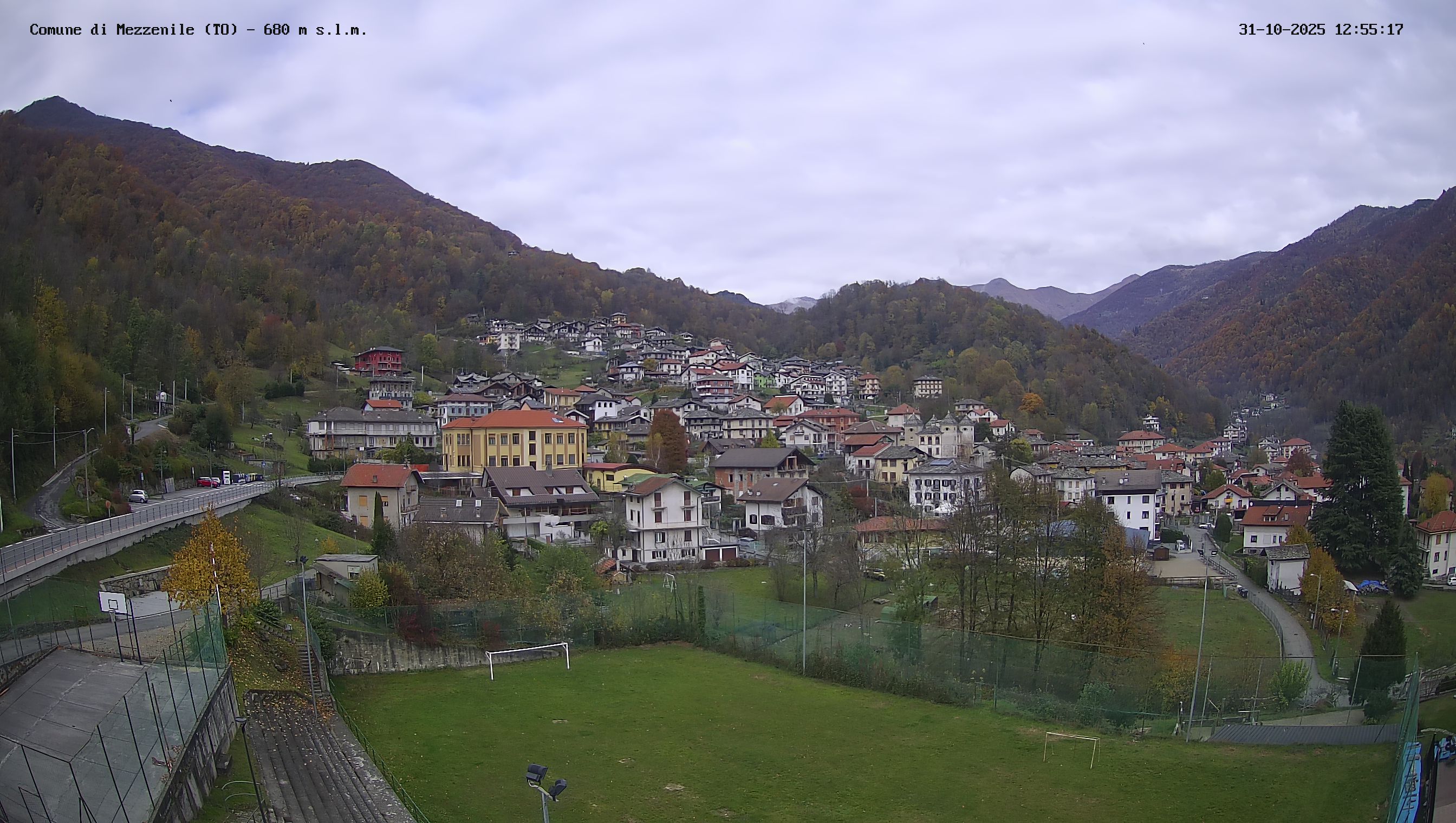 immagine della webcam nei dintorni di Balme: webcam Mezzenile